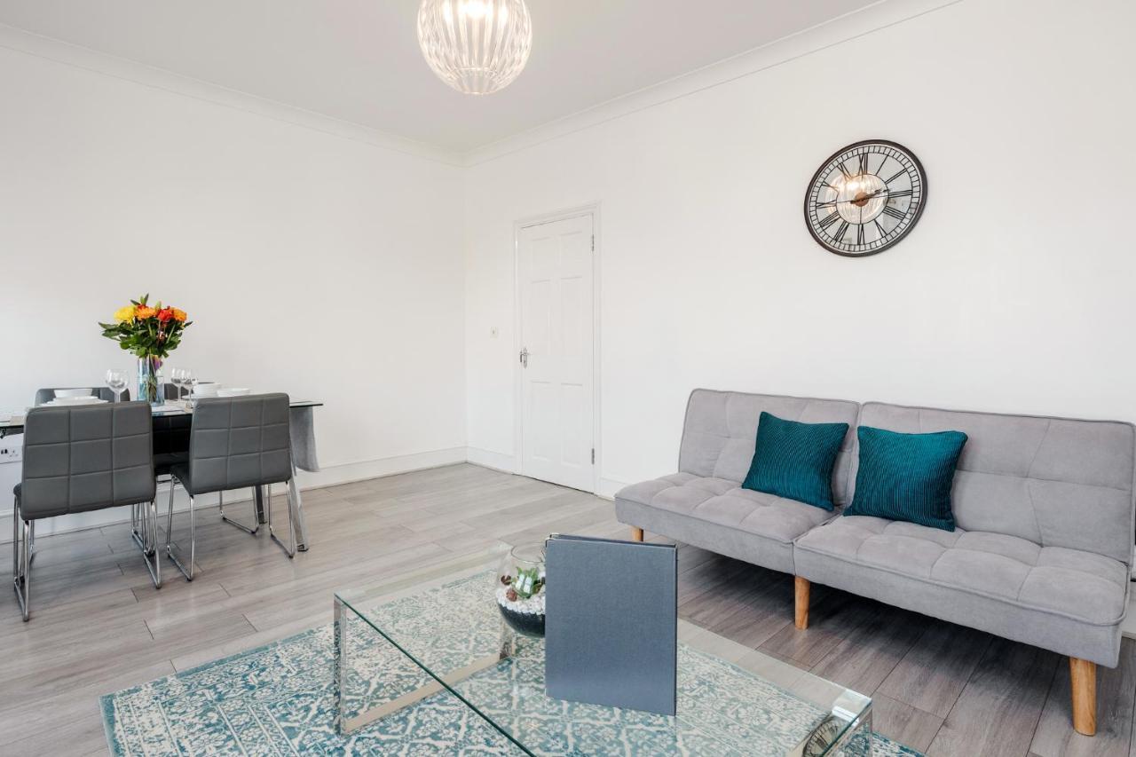 Business & Leisure 2 Bedroom & Parking By Damask Homes Илфорд Екстериор снимка